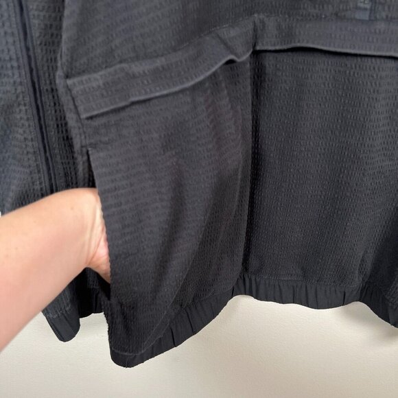 Lululemon Pack Light 1/2 Zip Pullover Jacket Size 4? Black Hiking Outdoor Active - Picture 8 of 11